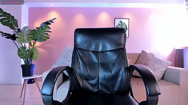 Snapshot of Aaron_Scoot chatting on 01-20-25, 08:07 Aaron Scoot online show from 01-20-25, 08:07