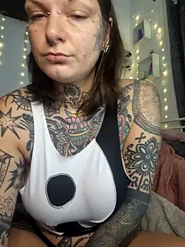 lizzardqueeen online show from 12-14-25, 11:53