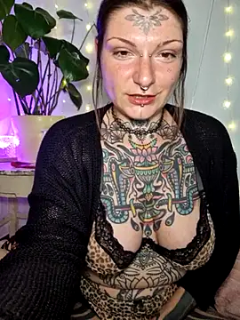 lizzardqueeen online show from 03-06-26, 03:52