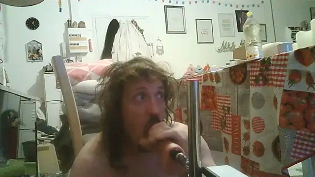 Snapshot of cyril020202 chatting on 10-10-25, 04:28 cyril020202 online show from 10-10-25, 04:28