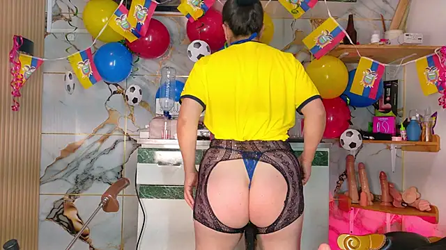 Snapshot of Bigass_dayla chatting on 06-12-26, 12:37 Bigass dayla online show from 06-12-26, 12:37