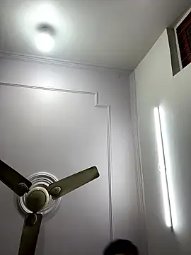 Snapshot of John_desihunk chatting on 01-15-26, 05:49 John desihunk online show from 01-15-26, 05:49