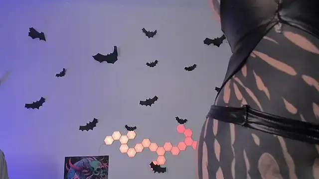 Snapshot of cyberzoe chatting on 10-08-25, 12:08 cyberzoe online show from 10-08-25, 12:08