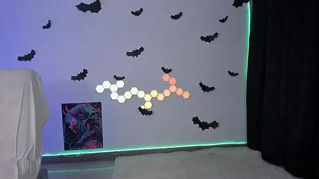 Snapshot of cyberzoe chatting on 10-19-25, 11:33 cyberzoe online show from 10-19-25, 11:33