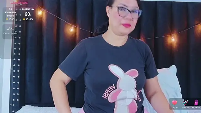 hotlatinateacher online show from 10-12-25, 11:53