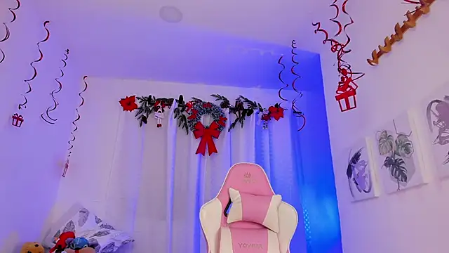 Snapshot of Lia_Petite1 chatting on 01-25-25, 05:51 Lia Petite1 online show from 01-25-25, 05:51