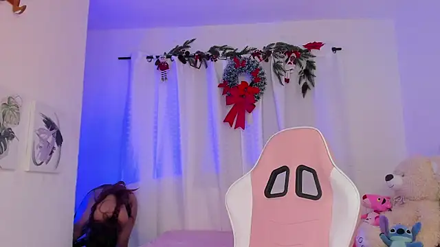 Snapshot of Lia_Petite1 chatting on 03-11-25, 11:37 Lia Petite1 online show from 03-11-25, 11:37