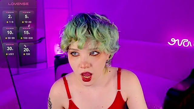 School Love online show from 02-02-25, 01:08