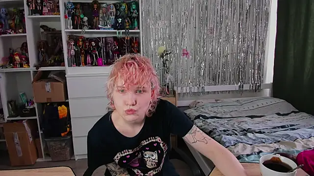 School Love online show from 03-27-26, 07:03