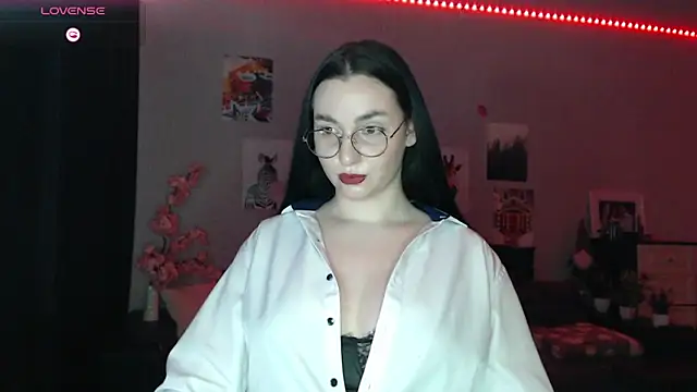 Fluffy Tiffy online show from 03-19-25, 04:03