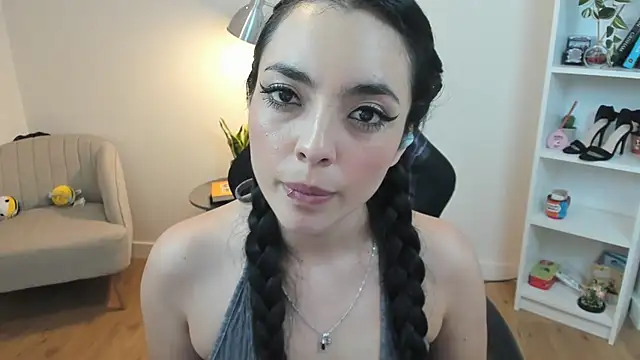  BellaEvans  online show from 03-05-25, 12:00