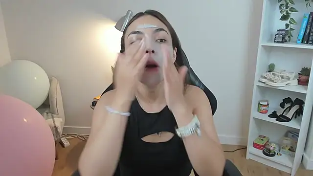  BellaEvans  online show from 09-11-25, 04:23