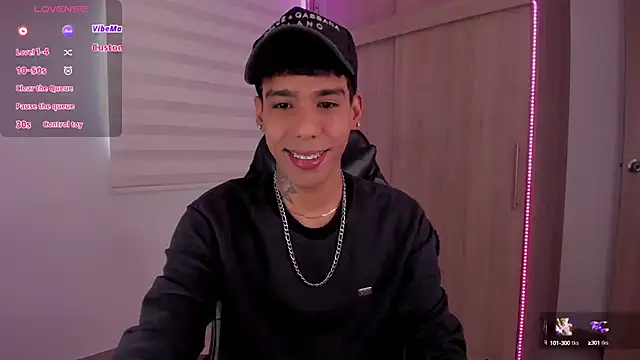 Snapshot of aldrinwhite chatting on 01-13-25, 01:49 aldrinwhite online show from 01-13-25, 01:49