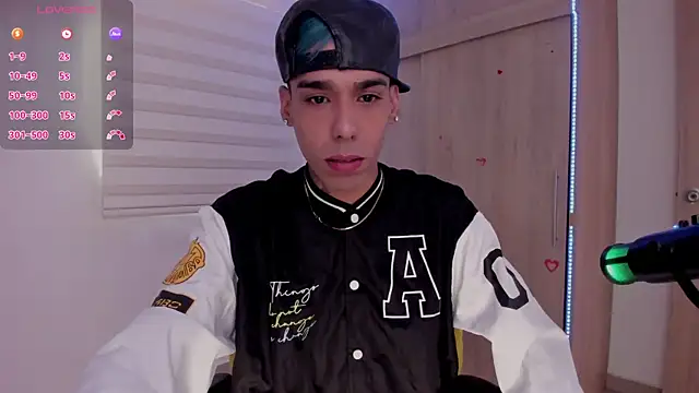 Snapshot of aldrinwhite chatting on 03-13-25, 04:12 aldrinwhite online show from 03-13-25, 04:12