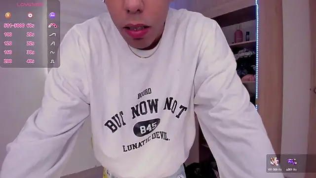 Snapshot of aldrinwhite chatting on 03-15-25, 04:21 aldrinwhite online show from 03-15-25, 04:21