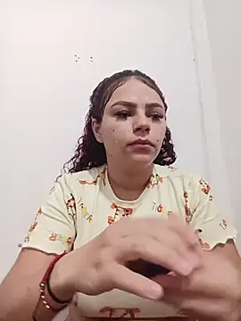 Mommy-Hot online show from 04-20-26, 01:47