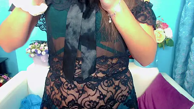 Snapshot of LindaaLu chatting on 12-12-24, 03:32 LindaaLu online show from 12-12-24, 03:32