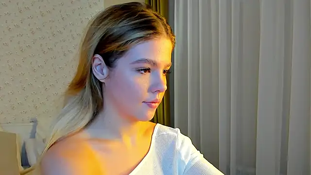 Snapshot of Anna_Robinson chatting on 01-17-25, 01:15 Anna Robinson online show from 01-17-25, 01:15