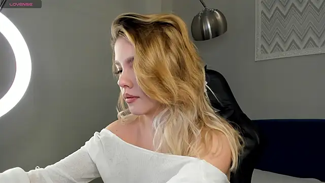 Snapshot of Anna_Robinson chatting on 01-21-25, 01:08 Anna Robinson online show from 01-21-25, 01:08