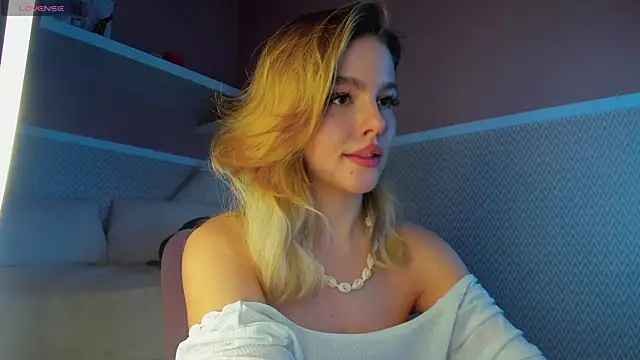 Snapshot of Anna_Robinson chatting on 01-31-25, 07:18 Anna Robinson online show from 01-31-25, 07:18