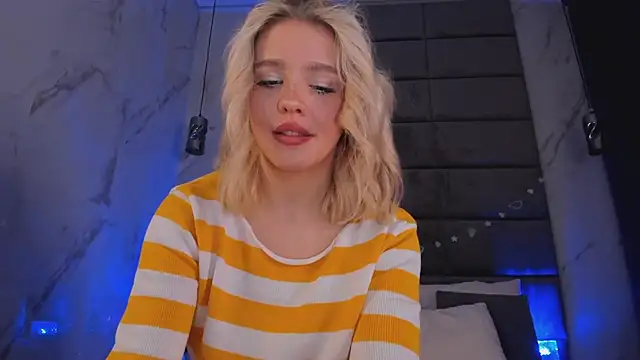 Anna Robinson online show from 03-23-26, 01:53