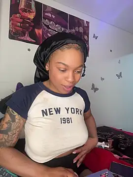 Snapshot of Melany_Williams chatting on 06-15-26, 03:25 Melany Williams online show from 06-15-26, 03:25