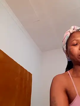 Snapshot of realsquirter chatting on 11-19-25, 10:26 realsquirter online show from 11-19-25, 10:26