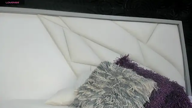 AbigailWilliams  online show from 11-22-25, 11:20