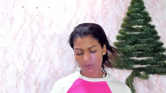 BarbieHotLaura online show from 01-11-25, 01:16