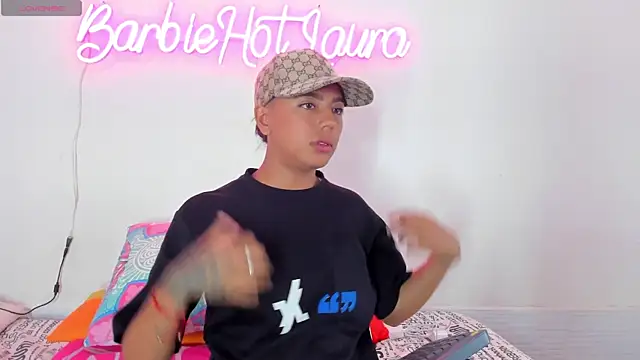 BarbieHotLaura online show from 03-22-25, 01:11
