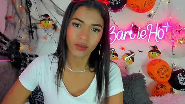 BarbieHotLaura online show from 10-22-25, 03:45