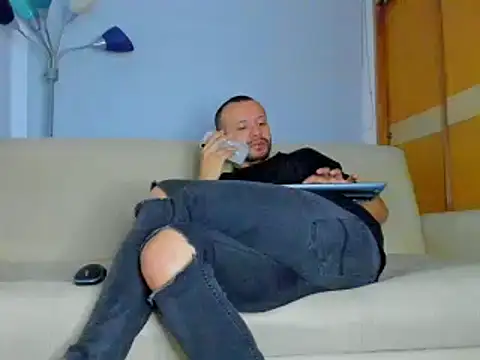 Snapshot of ToonyDee chatting on 01-16-25, 02:19 ToonyDee online show from 01-16-25, 02:19