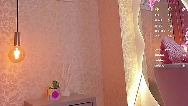 Snapshot of salome-brown chatting on 12-19-24, 03:40 salome-brown online show from 12-19-24, 03:40