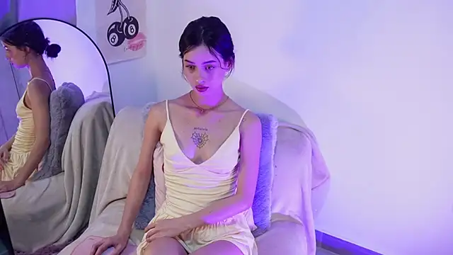 Snapshot of salome-brown chatting on 03-13-26, 11:44 salome-brown online show from 03-13-26, 11:44