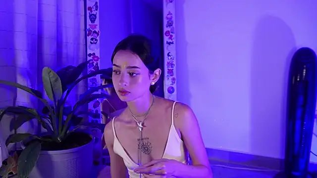 Snapshot of salome-brown chatting on 04-11-26, 11:42 salome-brown online show from 04-11-26, 11:42