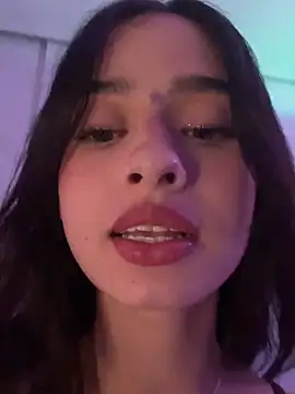 Snapshot of salome-brown chatting on 05-08-26, 01:44 salome-brown online show from 05-08-26, 01:44