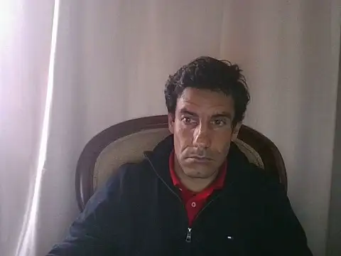 Snapshot of elkike1980 chatting on 07-10-26, 03:47 elkike1980 online show from 07-10-26, 03:47