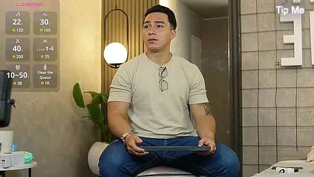 Ryan Hunt online show from 01-05-25, 01:04