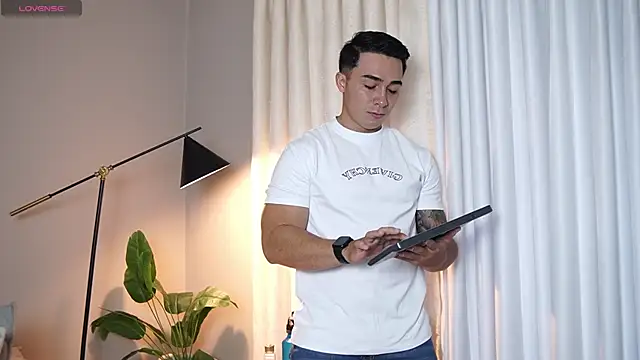 Ryan Hunt online show from 10-31-25, 12:17