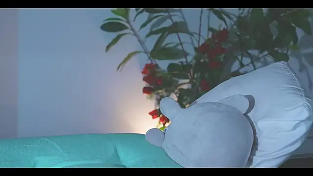 Snapshot of LorenRosse chatting on 05-16-26, 01:02 LorenRosse online show from 05-16-26, 01:02