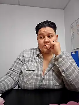 Snapshot of DevilDahm chatting on 12-31-24, 05:18 DevilDahm online show from 12-31-24, 05:18