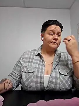 Snapshot of DevilDahm chatting on 12-31-24, 10:12 DevilDahm online show from 12-31-24, 10:12