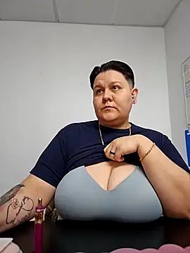 Snapshot of DevilDahm chatting on 01-02-25, 05:07 DevilDahm online show from 01-02-25, 05:07