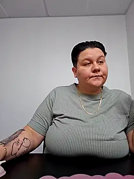 Snapshot of DevilDahm chatting on 02-04-25, 05:55 DevilDahm online show from 02-04-25, 05:55