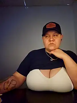 Snapshot of DevilDahm chatting on 02-17-25, 09:41 DevilDahm online show from 02-17-25, 09:41