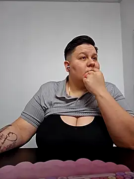 Snapshot of DevilDahm chatting on 02-18-25, 05:42 DevilDahm online show from 02-18-25, 05:42