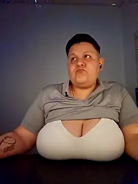 Snapshot of DevilDahm chatting on 02-18-25, 08:47 DevilDahm online show from 02-18-25, 08:47