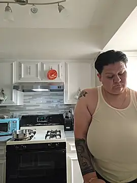 Snapshot of DevilDahm chatting on 10-24-25, 11:45 DevilDahm online show from 10-24-25, 11:45