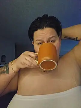 Snapshot of DevilDahm chatting on 10-26-25, 06:25 DevilDahm online show from 10-26-25, 06:25