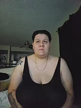 Snapshot of DevilDahm chatting on 11-06-25, 12:33 DevilDahm online show from 11-06-25, 12:33